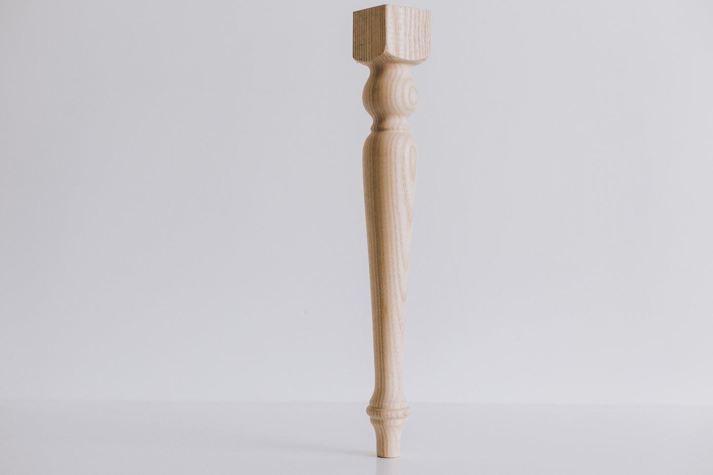 Möbelfüße aus Holz – Klassischer Stil, Handgefertigt, H385 mm