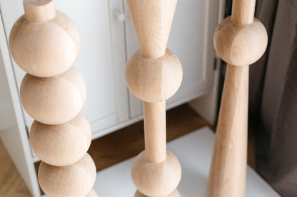 Wooden Furniture Leg with Sphere Detail – Lathe-Turned Table Support, H760 mm