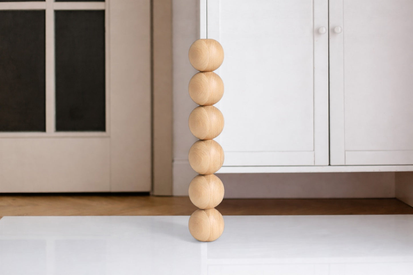 Tischbein aus Holz – gedrehtes Design mit sechs Kugeln, 491 mm