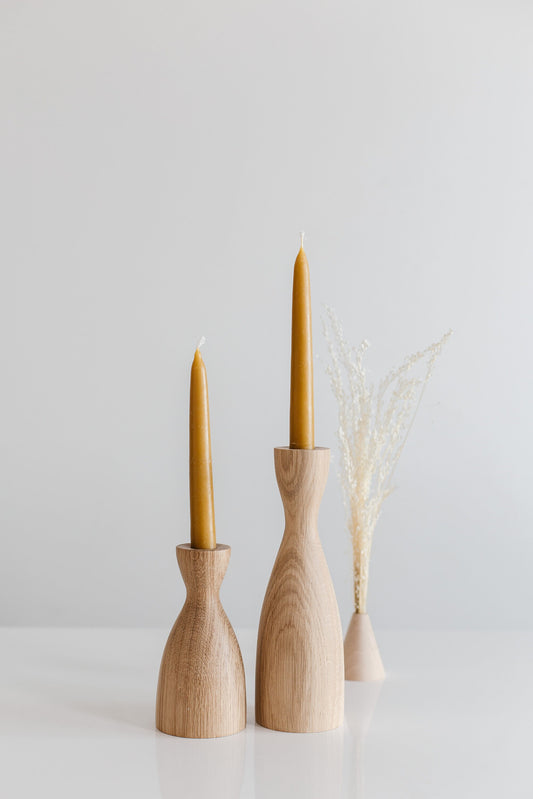 2er-Set konische Kerzenhalter aus Holz, breit, handgedrehte Eiche