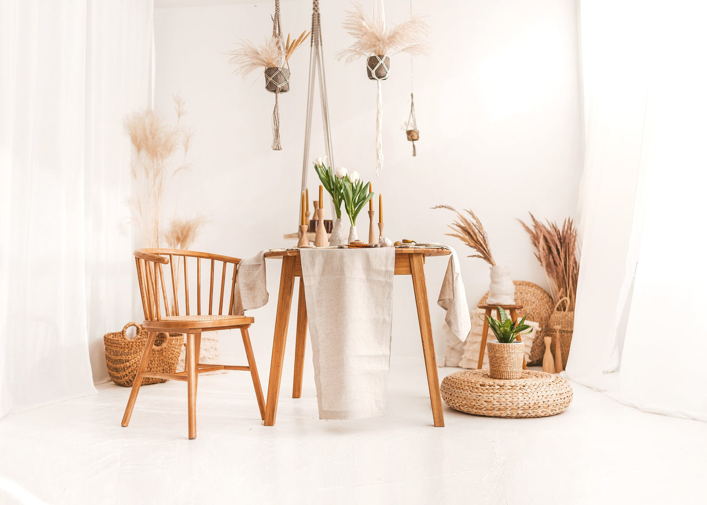 Set mit 2 handgedrechselten Kerzenständern aus Holz – Klassisches Eichendesign