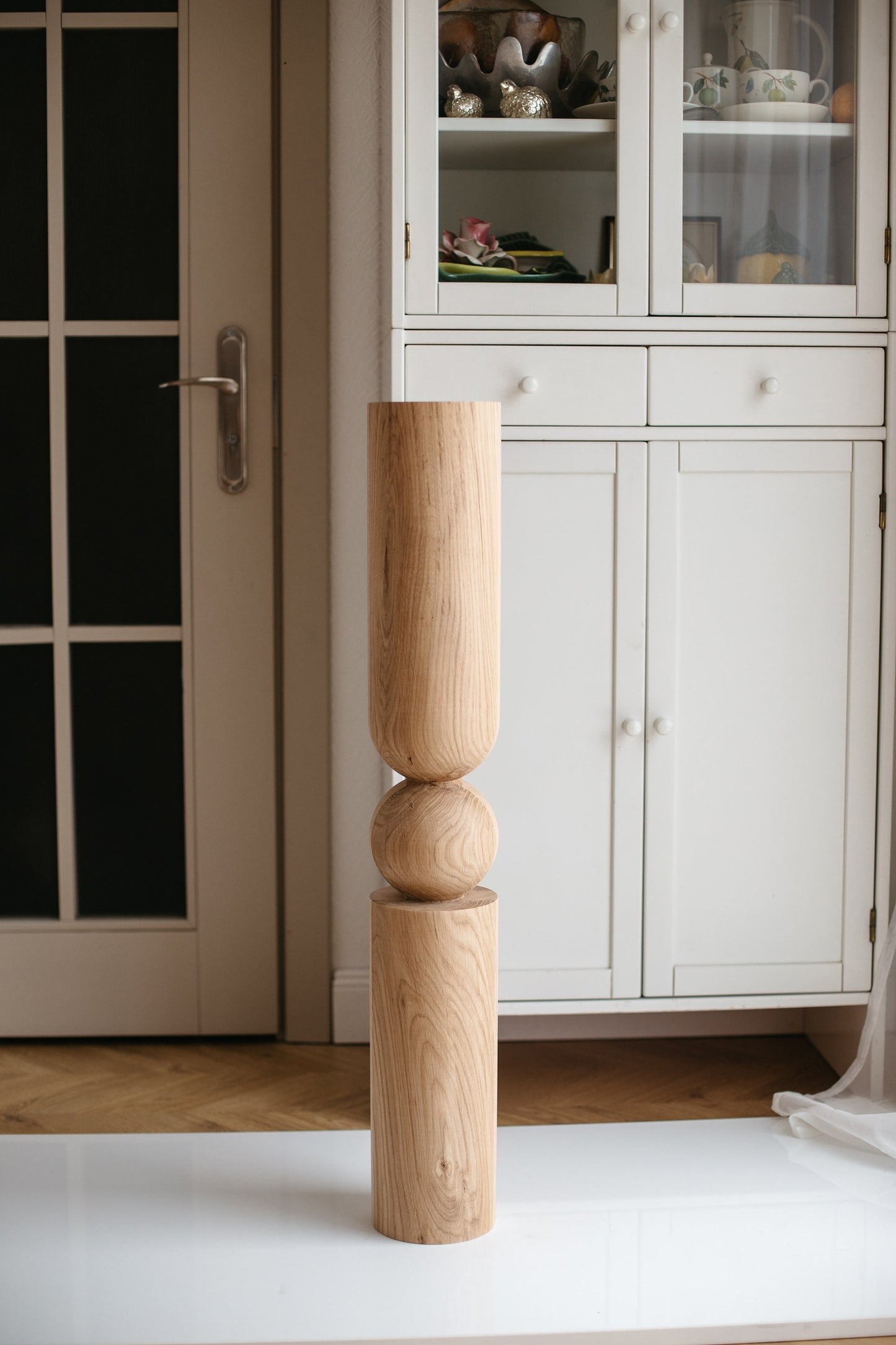 Wooden Table & Bar Leg with Center Sphere Detail – Lathe-Turned Design, H900 mm