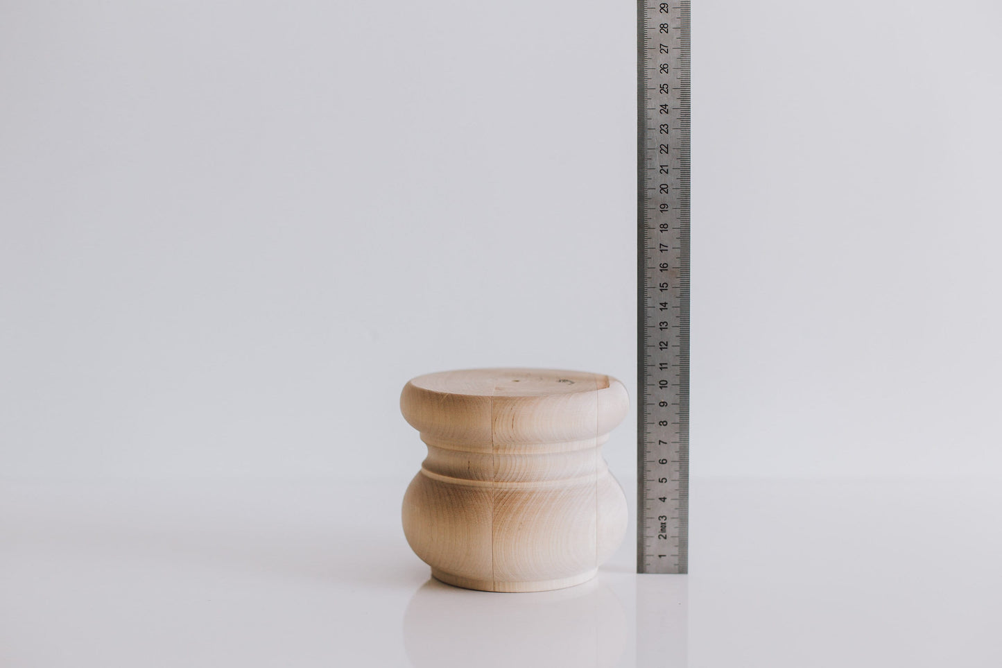 Gedrechselter Möbelfuß aus Holz – Sofa- & Schrankfuß, H100 mm