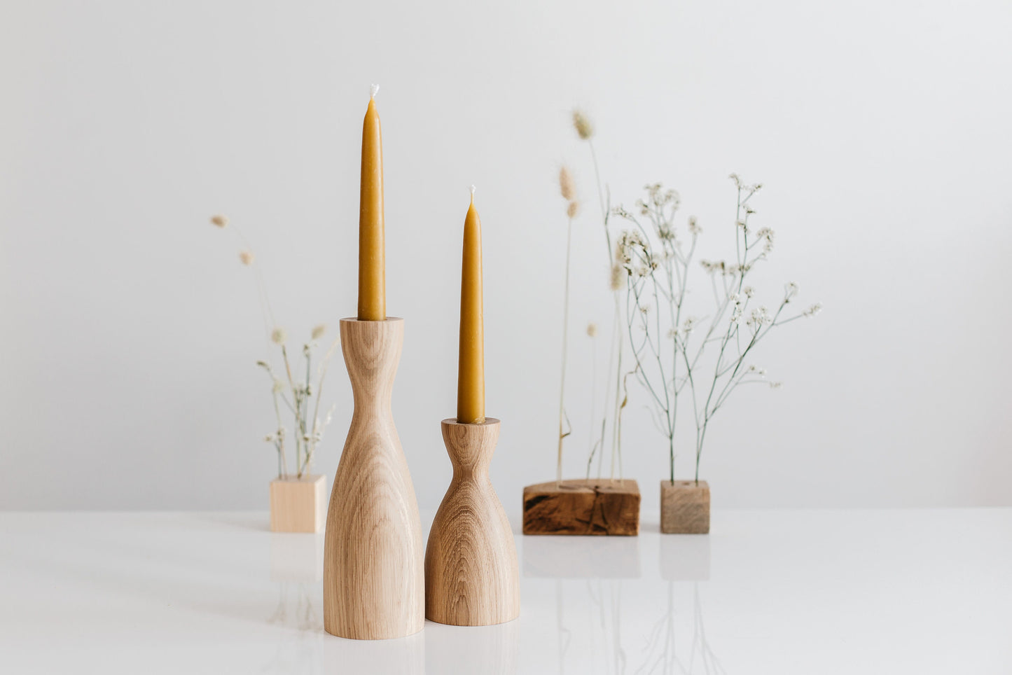 2er-Set konische Kerzenhalter aus Holz, breit, handgedrehte Eiche