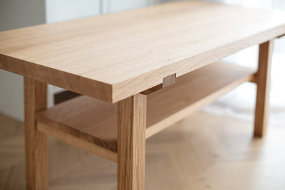Couchtisch aus Holz im skandinavischen Stil – Handgefertigtes Design aus natürlicher Eiche