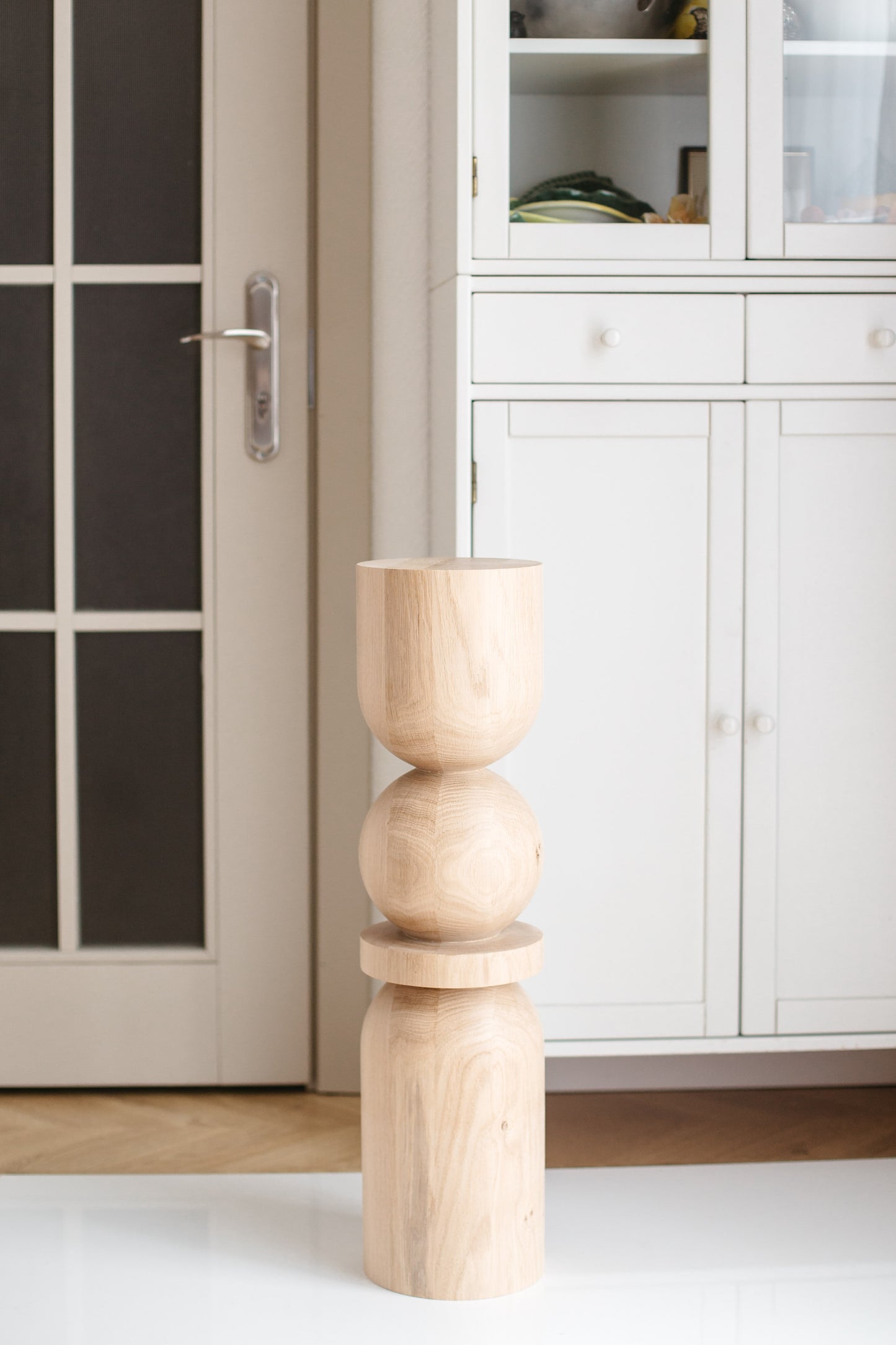 Wooden Table & Bar Leg with Center Sphere Detail – Lathe-Turned Design, H710 mm