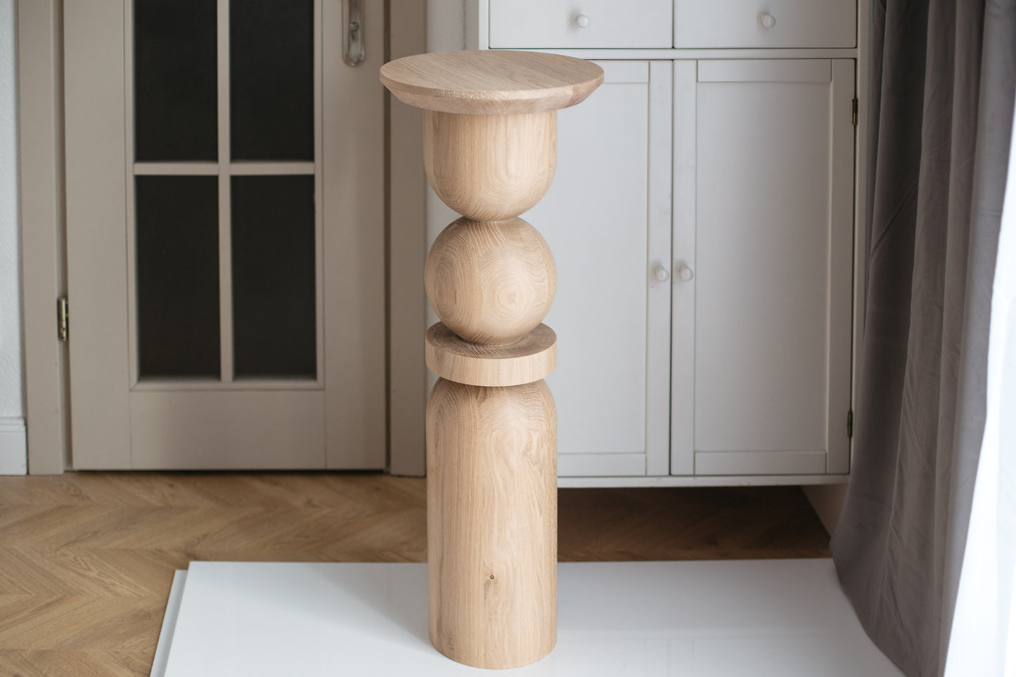 Holzsockel – Beistelltisch oder Pflanzenständer, gedrechseltes Design, H900 mm