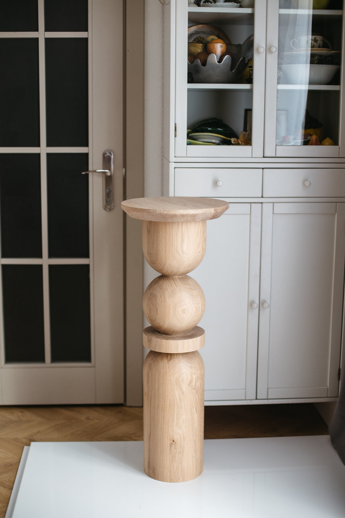 Holzsockel – Beistelltisch oder Pflanzenständer, gedrechseltes Design, H900 mm