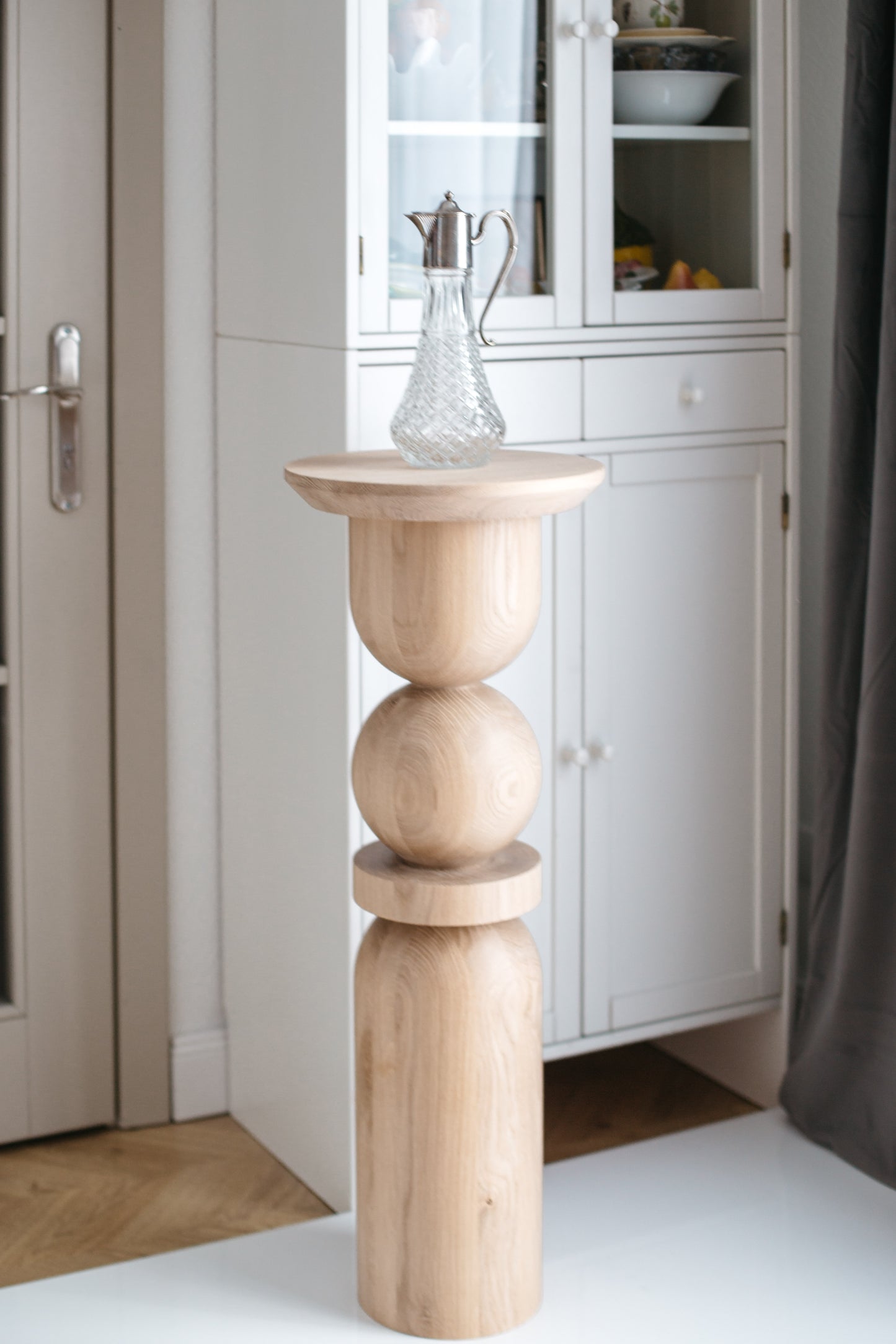 Holzsockel – Beistelltisch oder Pflanzenständer, gedrechseltes Design, H900 mm