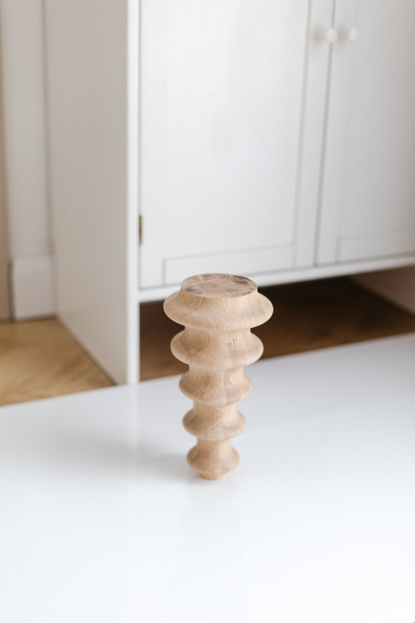 Möbelbeine aus Holz – Klassisches Design, handgefertigt, H250 mm