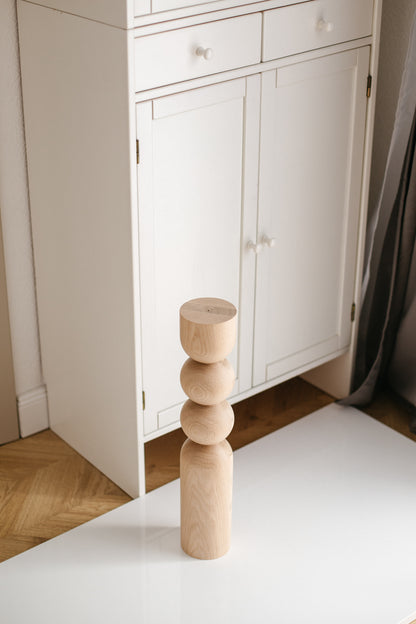 Kaffeetischbein aus Naturholz mit doppelkugeligem Detail – handgefertigtes Design, H540 mm