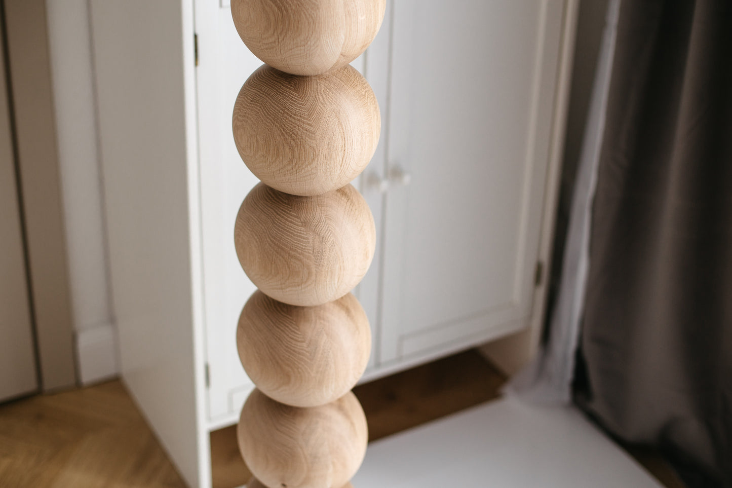 Tall Wooden Bar & Table Leg – Lathe-Turned Furniture Support, H1100 mm