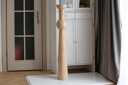 Hoher Holztisch & Barstützbein – Drechseldesign, H1100 mm