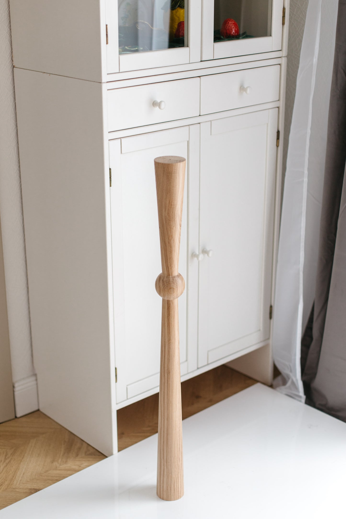 Holztisch- & Bartischbein mit Mittelkugel – Massive Eiche, handgefertigt, 2er-Set, H870 mm