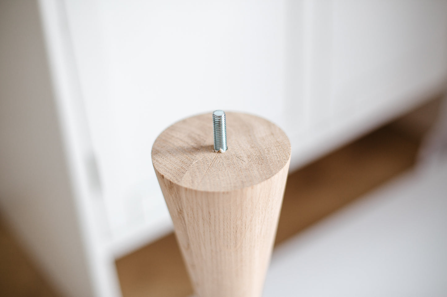 Tischbein aus Naturholz mit zwei oberen Kugeln – handgefertigtes Design, H400 mm