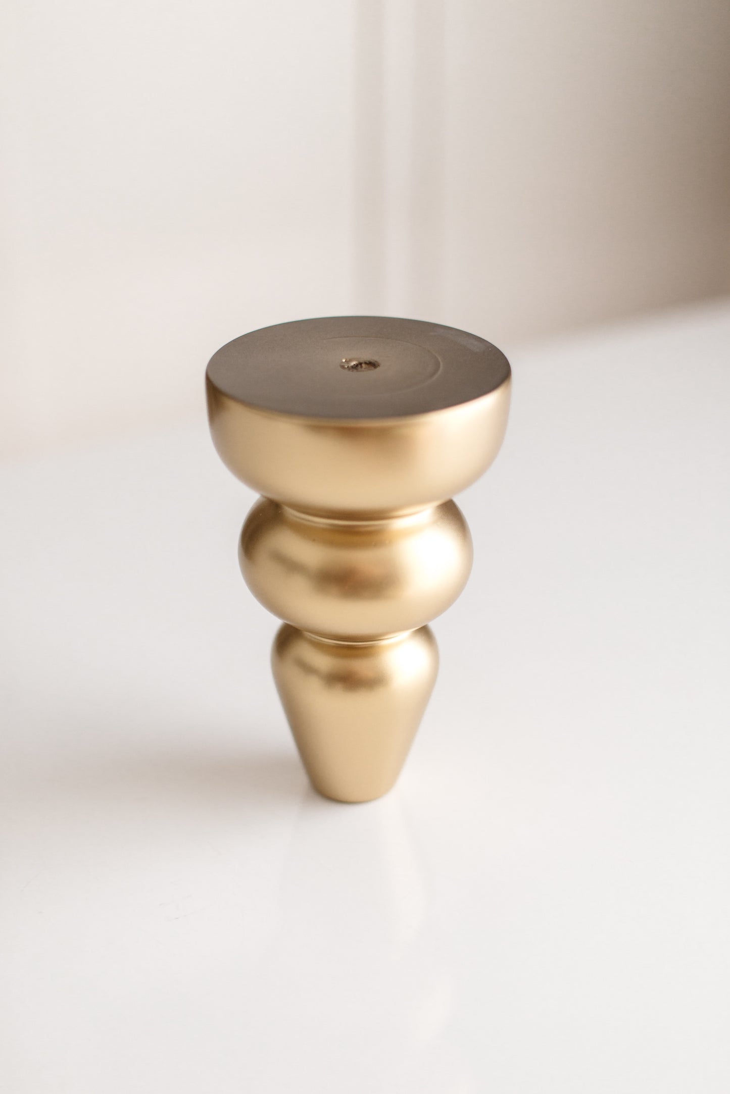 Möbelfuß aus Birkenholz – Gold Matt (IGM), H155 mm