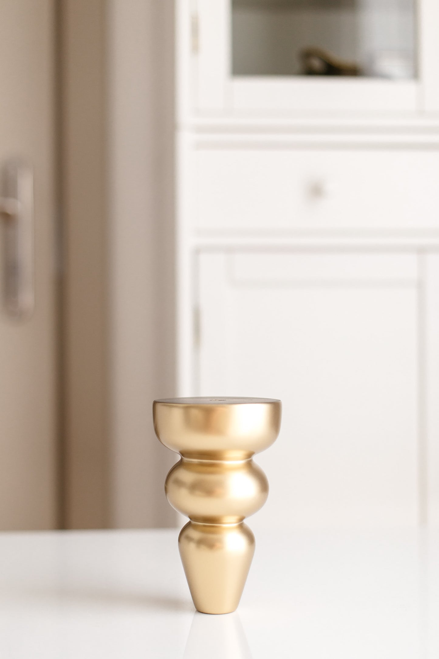 Möbelfuß aus Birkenholz – Gold Matt (IGM), H155 mm