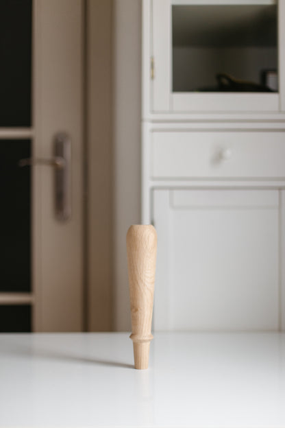 Möbelbeine aus Holz – Klassisches Design, handgefertigt, H225 mm