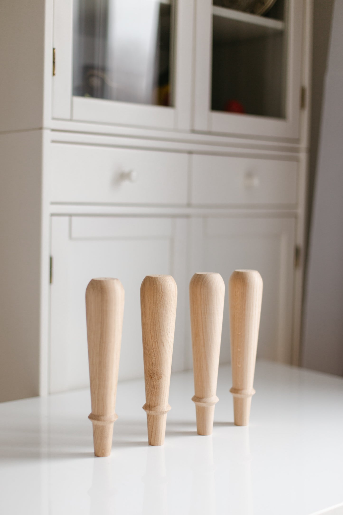 Möbelbeine aus Holz – Klassisches Design, handgefertigt, H225 mm