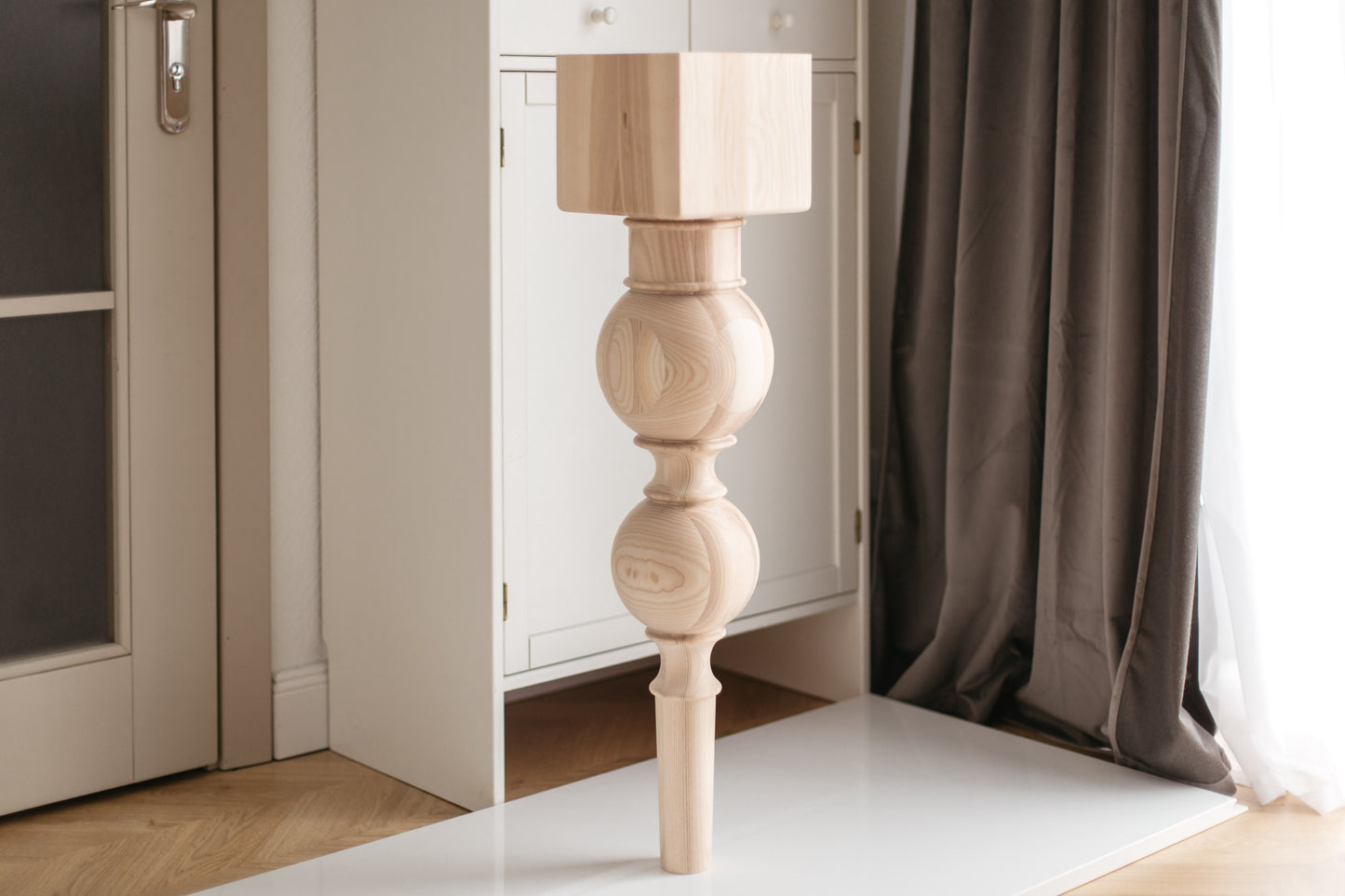 Holz-Frühstücksbar- & Tischstützbein – handgemachtes Möbelgestell, H890 mm
