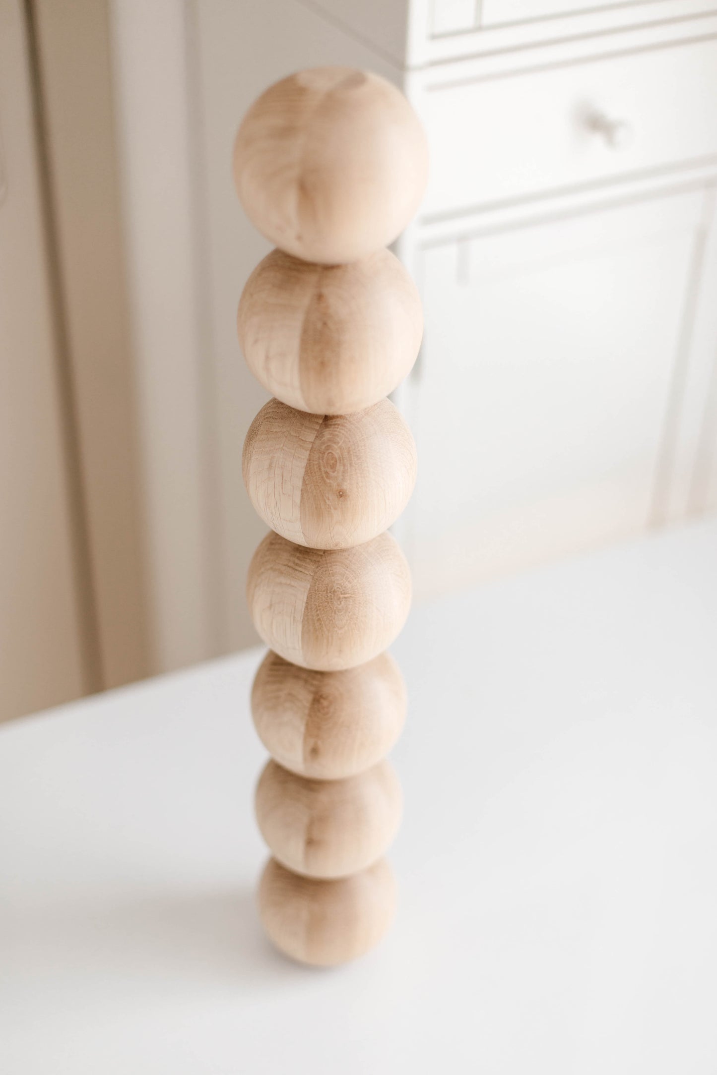 Tisch- und Bartischbein aus Holz mit sieben Kugeln – handgefertigtes Design, H574 mm
