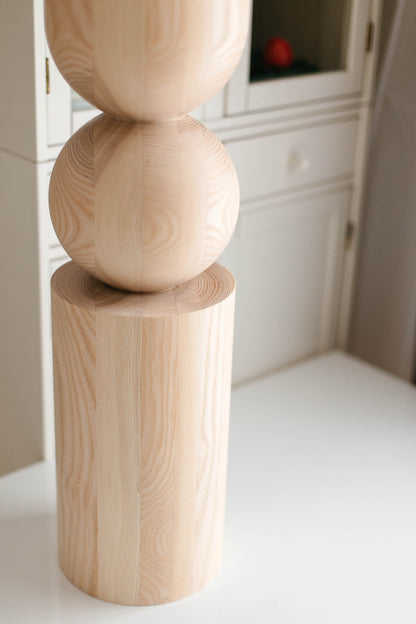 Tisch- und Kücheninselbein aus Holz mit zentraler Kugel – handgefertigtes Design, H902 mm