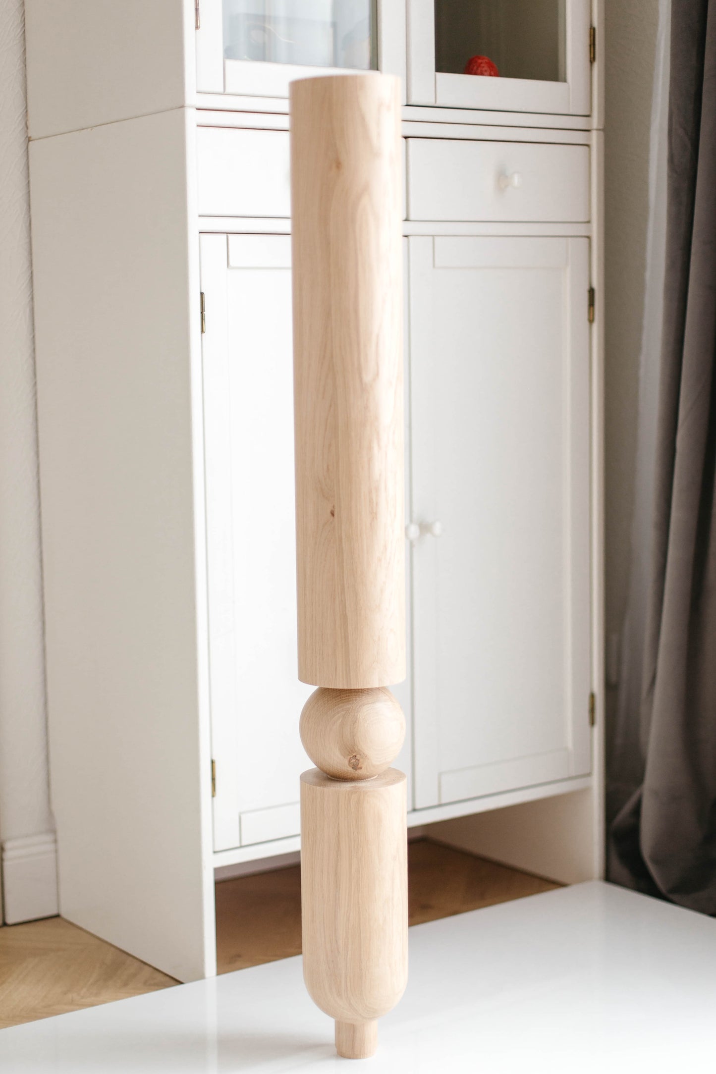 Gedrechseltes Tischbein aus Holz – abgerundete Kugel, 1000 mm