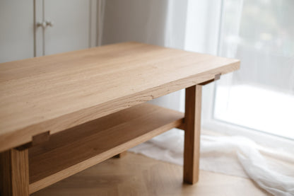 Couchtisch aus Holz im skandinavischen Stil – Handgefertigtes Design aus natürlicher Eiche